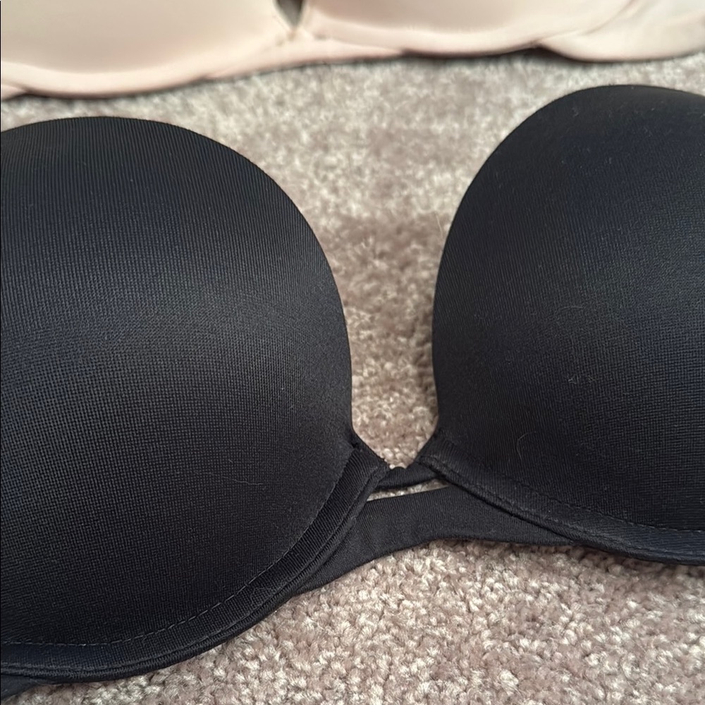 2 push-up Bras - Picture 2 of 16